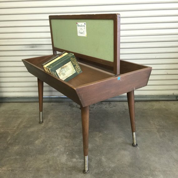 RetroResaleSD's tweet image. #LibraryTable #BookTroughTable #LibraryTable #MidCentury #homeschool #playroom #vintage etsy.me/28PkQ1r