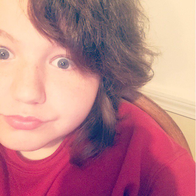 emma_leigh_2002's tweet photo. #Liveme #sing #SmileMore #Gifts💎 #VerifyMe  Emma8900’s #onairnow~ https://t.co/nd9MFIJO7W https://t.co/AZjdEHfgIB