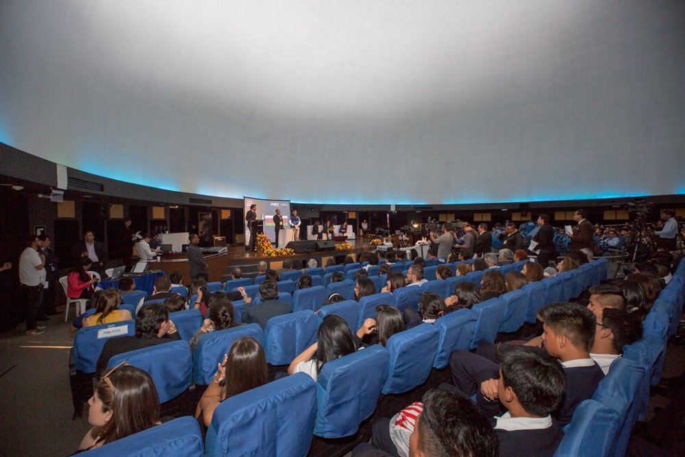 CFN_ECUADOR's tweet photo. ¡Casa llena!. Gracias a todos nuestros #EmprededoresCFN por compartirnos sus valiosas ideas de negocio #FinalLEE2 https://t.co/HWaf3F3MH3