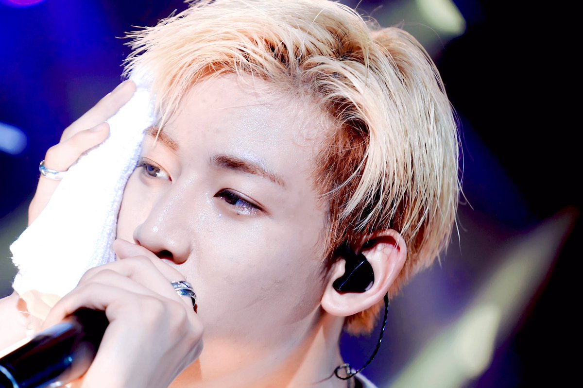 bmj0506_'s tweet photo. 160618 FLY in GZ

two more^^🙆🏻💖💛💚💙💜❤️

HD>>>https://t.co/OXHYEtUchu
https://t.co/j049sH4Pvw

#BamBam #뱀뱀 https://t.co/SoEMSeQK2M