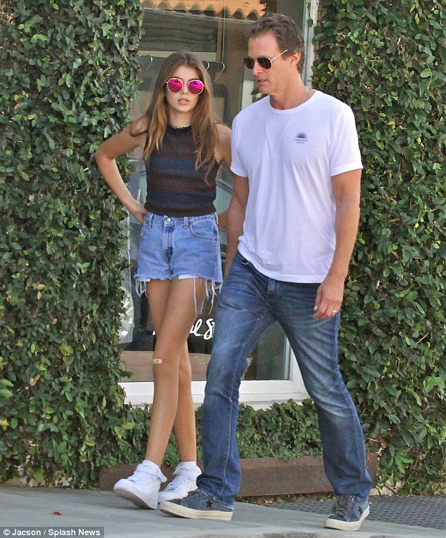 Wannabexx スーパーモデルのシンディ クロフォードの娘 Kaia Jordan Gerber カイア ガーバー がスタイル良すぎ T Co C1lgcxj7nl Kaiajordangerber