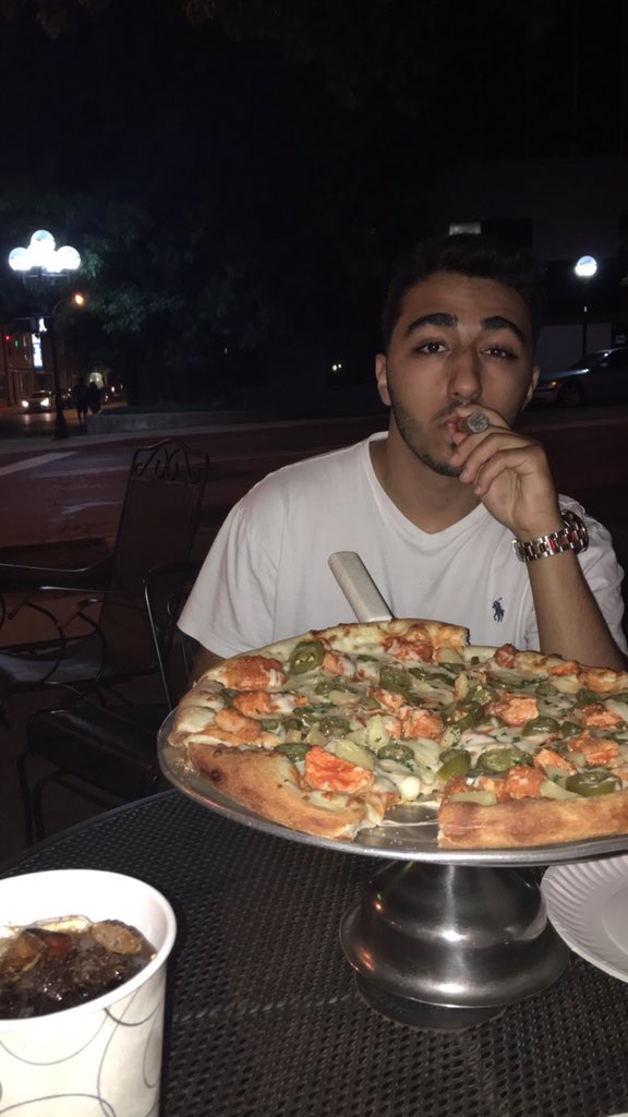 J__Malik's tweet photo. Happy birthday my dude ✊🏽💯 @Aleddin__11 https://t.co/3vOQIP61Pr