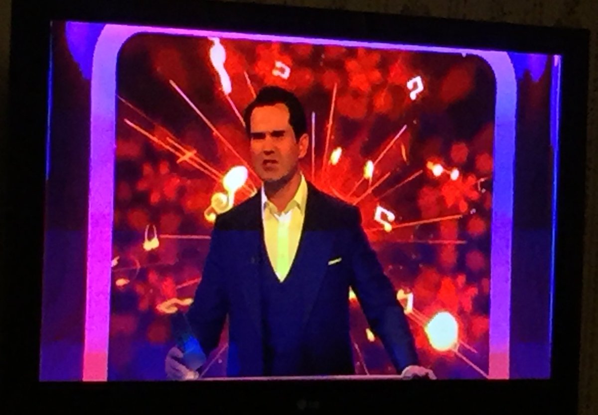 celestialcure's tweet photo. AHHHHH! IT'S THE JIMMY CARR POWER HOUR! #DPatzMLevCon2016PartTwo @DPatzMLevFanCon #WeLoveYouJimmy #BecauseBeard https://t.co/hbYf8DA3Fh