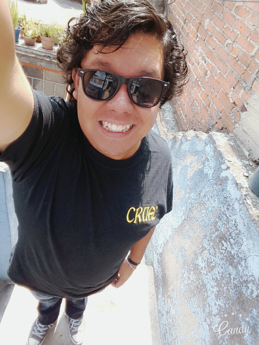 TeamCarlosChavo's tweet image. Siempre sonriele a la vida...
#MartesDeGanarSeguidores 
#LosChavos
Los adoroo chavos!