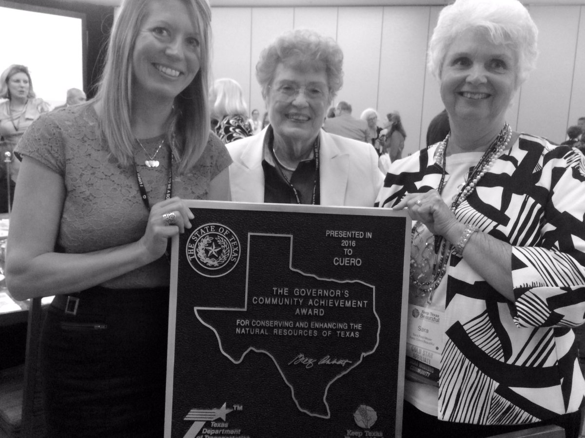 GVEC_EcoDev's tweet photo. Again #KeepCueroBeautiful receives the @KeepTxBeautiful #GovernorsCommunityAchievementAward & $130,000. #ktb2016 https://t.co/lvRQRbu2Mm