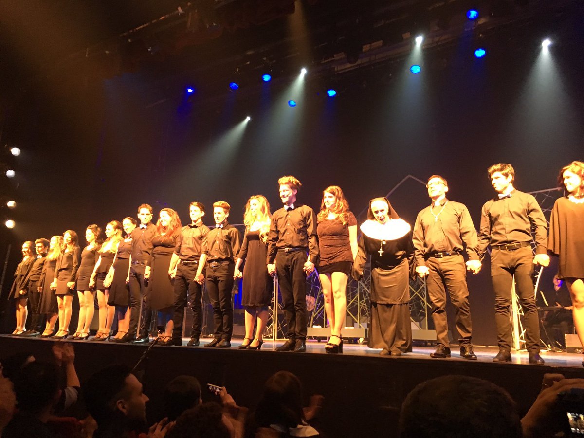 Tooodos DEBERÍAN ver <a href="/BAREOperaPop/">Bare Una Opera Pop</a>... Próximo martes última función en <a href="/ApoloTeatro/">Teatro Apolo</a>! 100 % puro talento! Ovación👏🏻👏🏻