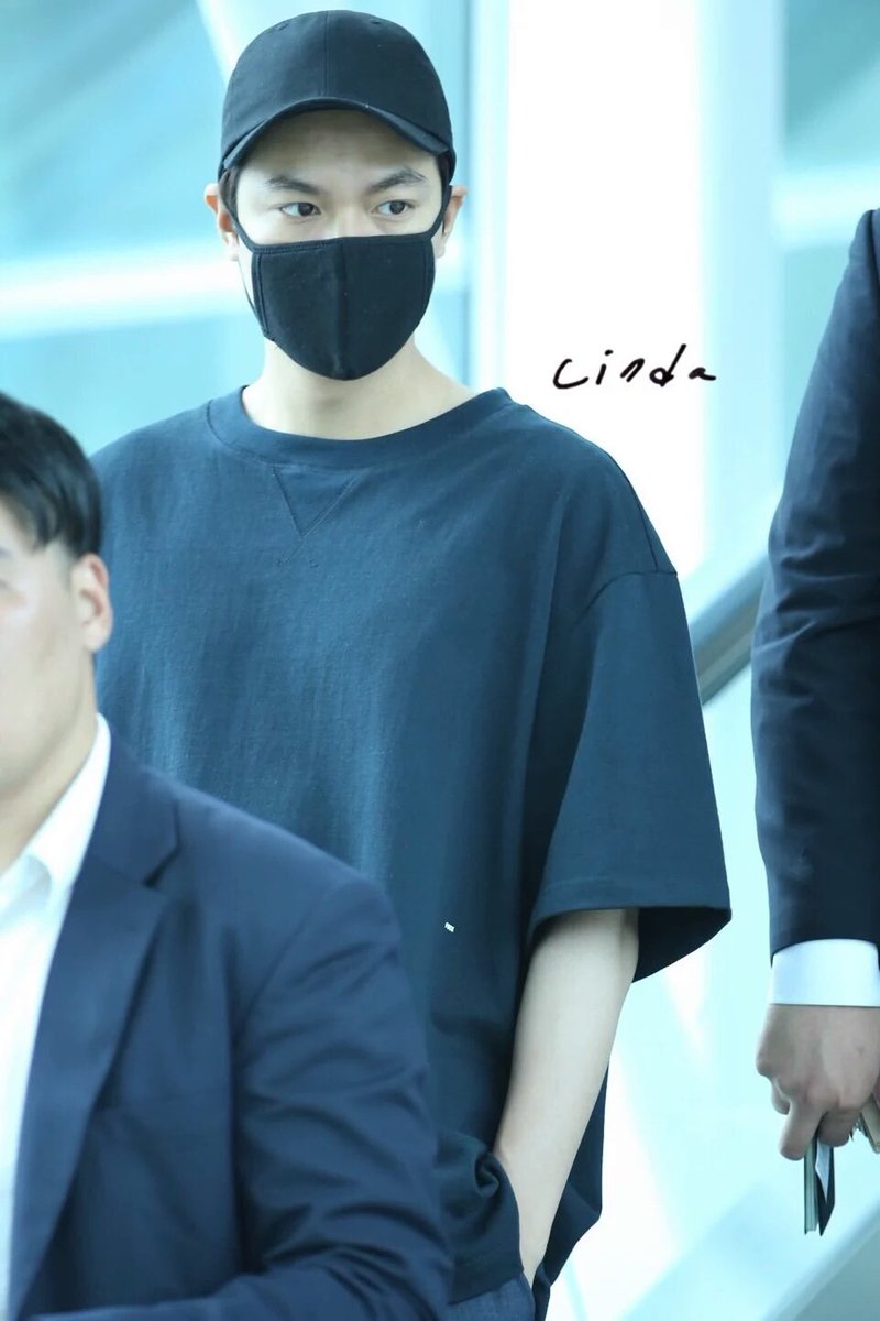 MINOZBANDUNG's tweet photo. 06.22.2016 #LeeMinHo in Incheon airport^^ Cr: Logo 
#Happy30thbirthdayLeeMinHo https://t.co/VbBoWXJbSP