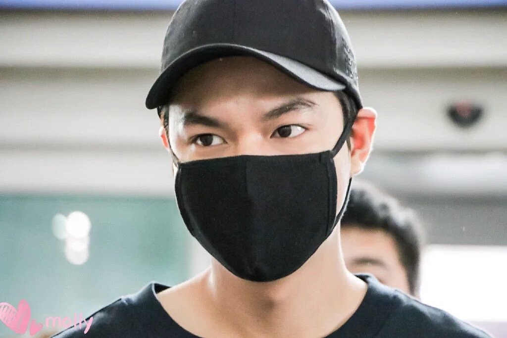 MINOZBANDUNG's tweet photo. 06.22.2016 #LeeMinHo in Incheon airport^^ Cr: Logo 
#Happy30thbirthdayLeeMinHo https://t.co/L5WmTnqYMy