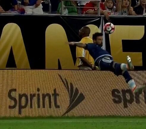 FlorCampos17_'s tweet photo. -Se te termina la cancha Pocho...
- Si ti tirmini li.... https://t.co/zy2kJO0GNa
