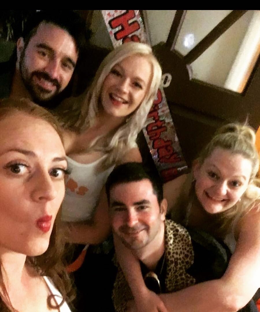 AffinitySparkle's tweet photo. Missing my Butlins Babies ❤️ @buginanut @Maffew5 @blondfairy &amp; Sarah Xxxxxx https://t.co/P6ewFebr1p