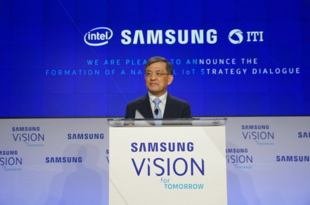 TechCrunch's tweet photo. Samsung doubles down on IoT with a $1.2 billion U.S. investment https://t.co/J38WbIwful https://t.co/QhCZR737Ke
