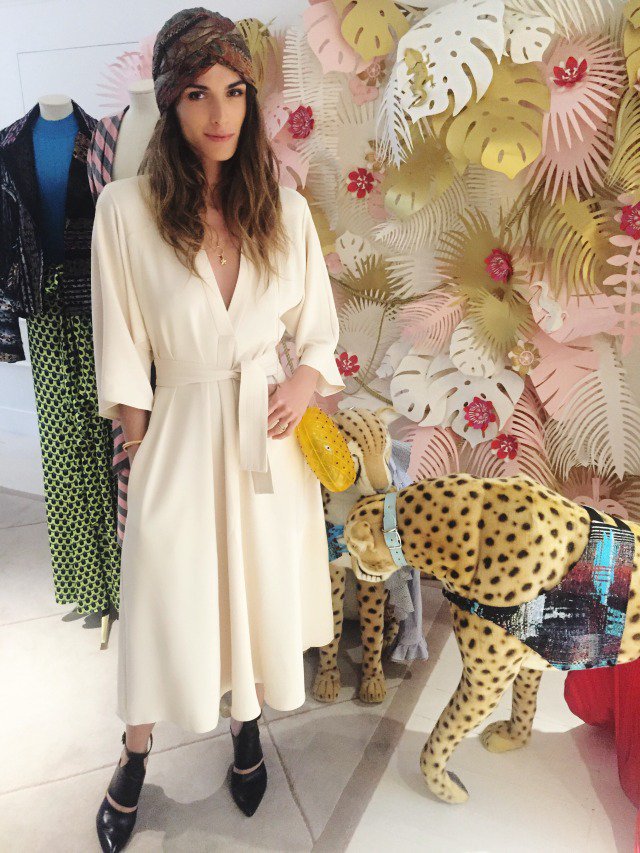 modaoperandi's tweet photo. From #ModaMews in #London: loving #cinched waists + plunging necklines of @TOMENYC resort! https://t.co/Gncw8OqvgA https://t.co/736sqmh8v9
