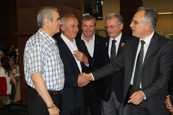 Şehit olduğunu zannettigi arkadaşıyla 41 sene sonra <a href="/BasariTdm/">Toplumsal Duyarlılık</a>  duzenledigi iftarda  buluştular. <a href="/basariuni/">Canik Başarı Üni</a>