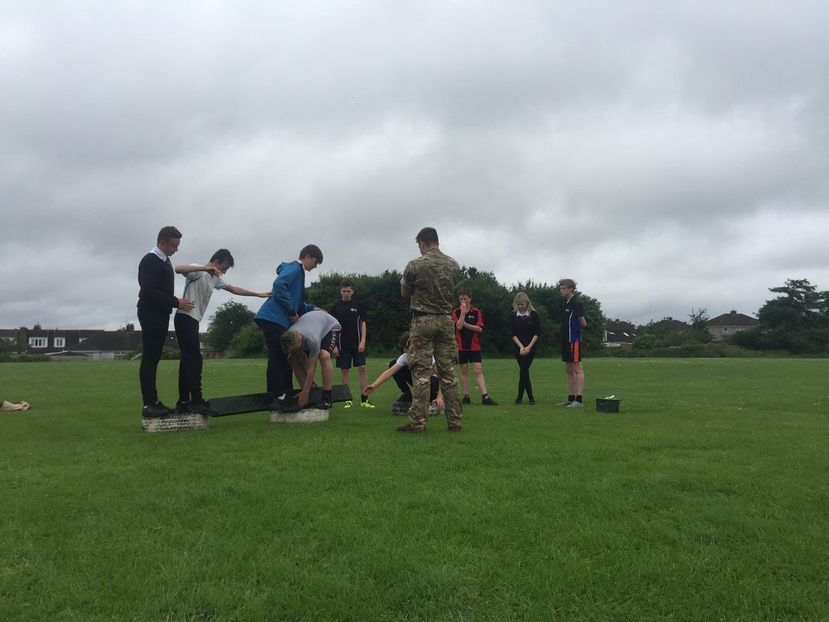 HanhamPE's tweet photo. Our Year 10 students enjoying some team building activities with the army today! #teamwork https://t.co/e2kN7UgOQu
