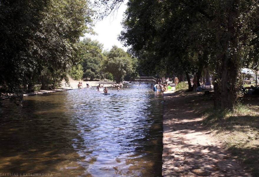 PlanesHOY's tweet photo. Paraísos naturales para refrescarse en el sur de Extremadura 🏊🏄🎣 https://t.co/9JSWCmcryZ vía @hoyextremadura https://t.co/DKesQ0zGQW