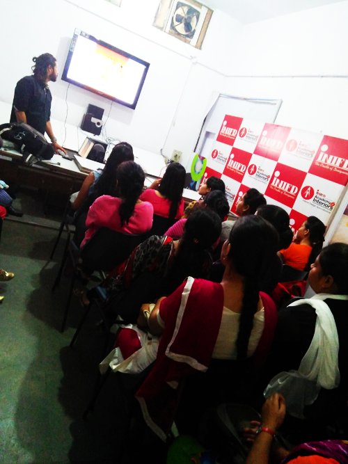 InifdKanpur's tweet photo. An exceptional start of the two day workshop with Designer Anuj Sharma @INIFDCORPORATE  @anujsharmanid #buttonmasala https://t.co/jLNoL2XTMl