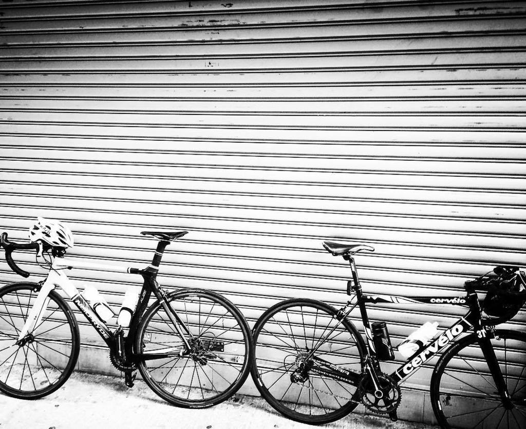 cyclejulien's tweet photo. #coffee stop. #wednesday morning rolling. #bikelife #bike #cycling #fromwhereiride #roadsl… https://t.co/SlAhPfyDHR https://t.co/W3ITFDXlzL