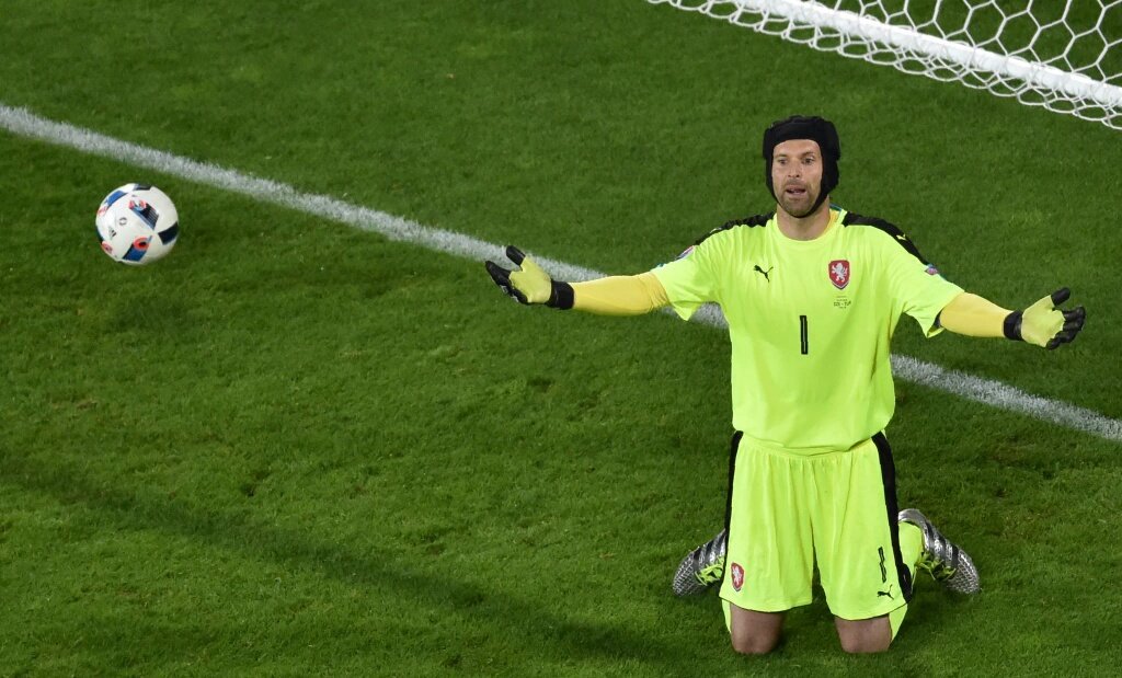 #PetrCech:Kariyerim boyunca Türk'lerden çektiğimi hiç bir şeyden çekmedim.Yine bir karabasan gibi üzerimize çöktüler