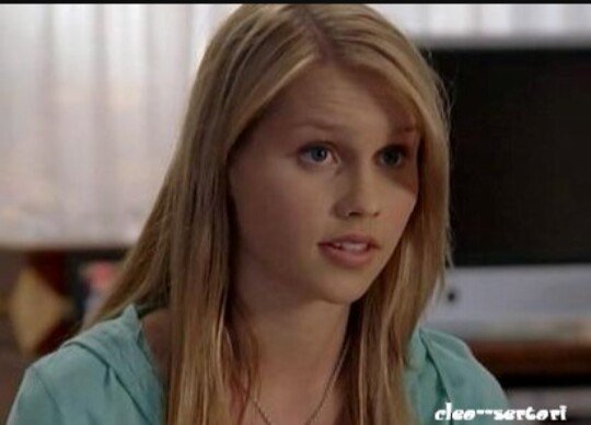 "I wanna be like other girls.Cant you tell?"
(#) flipped account
(#) 6 years of experience 
(#) RT and follow please