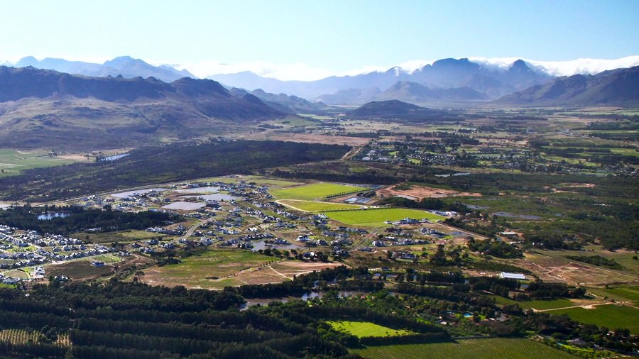 BDliveSA's tweet photo. Motsepe ventures into SA property, reports @andersonjourn https://t.co/v6xtW8iLJ4 https://t.co/wGwom2uucD