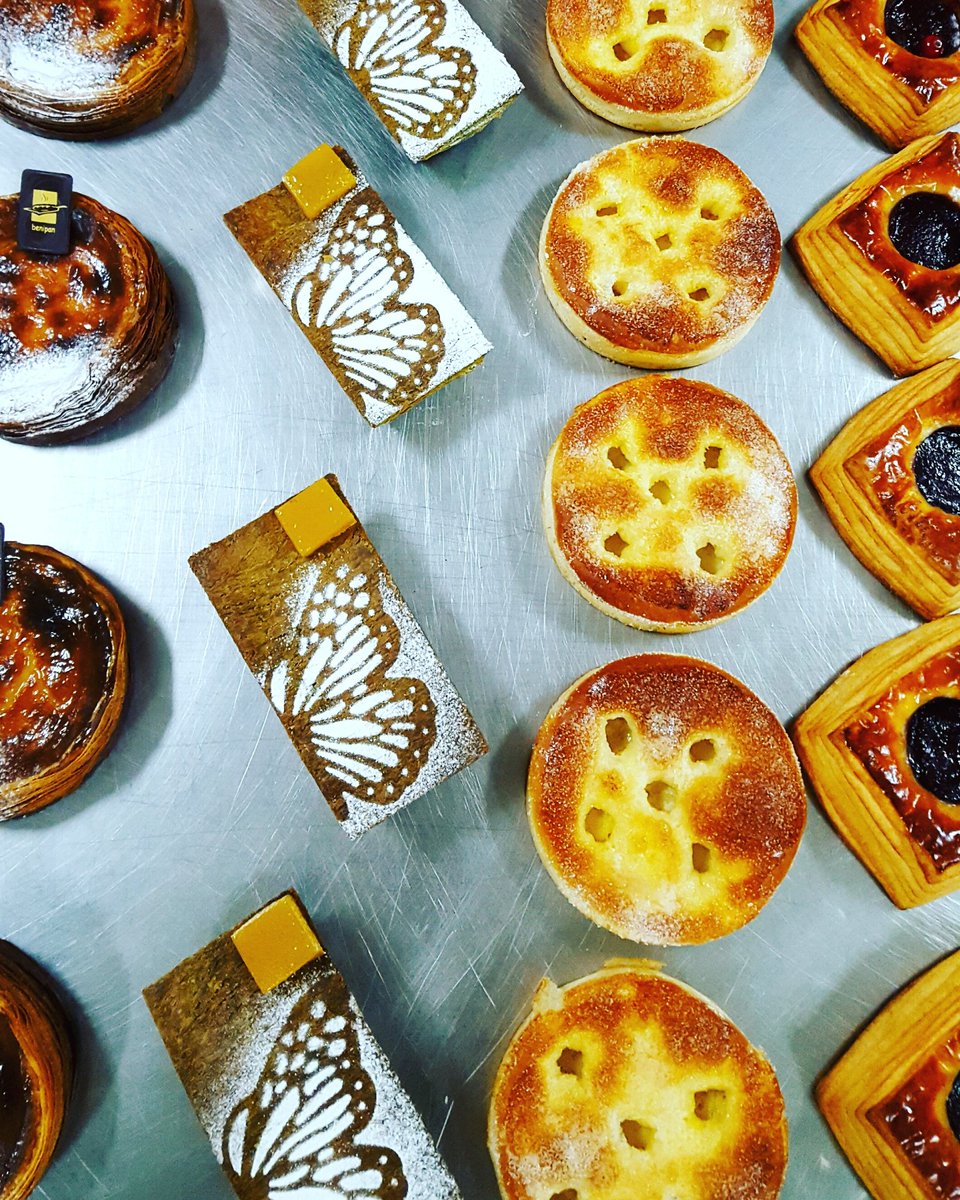 YohanFerrant's tweet photo. Wednesday breakfast.
You choose.
#baking #taste #foodporn #goodvibes #chefstalk #foodtalk #yummy #baker #HappyLife https://t.co/SFyCSMs8hx