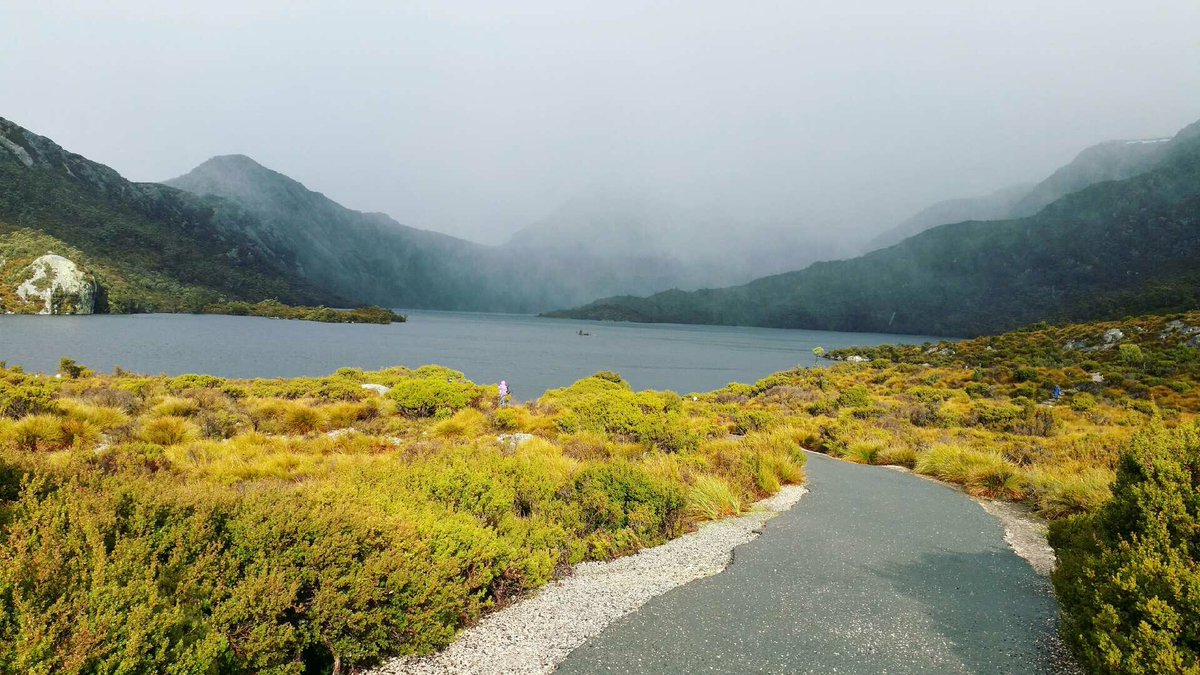 Spoonyman's tweet photo. Dove Lake with #CradleMtn obscured by cloud. Sleeting 2.3C #Taswinter https://t.co/qK4cya0bNK
