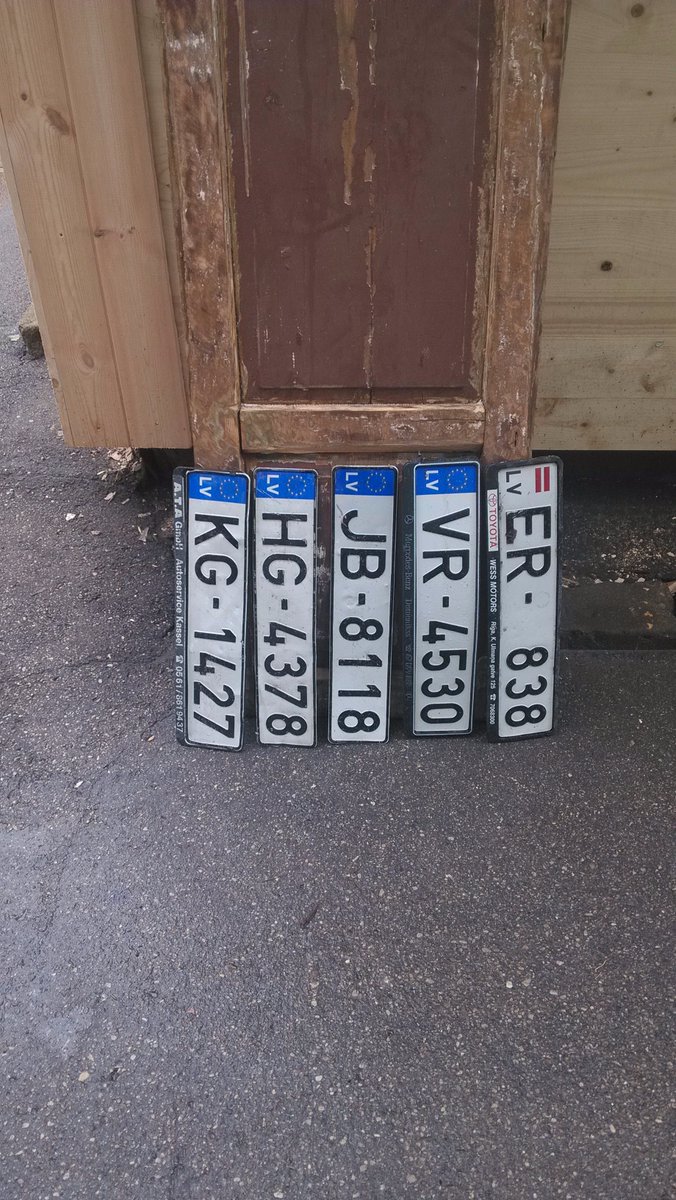 martinligotnis's tweet photo. Uz Pētersalas ielas atrastas numura zīmes. https://t.co/m84WlmyrU4