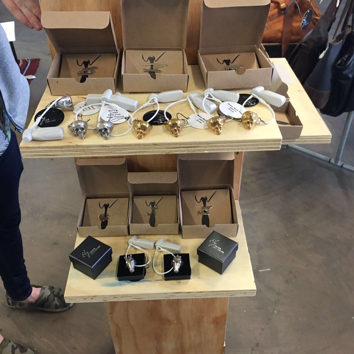 threads_project's tweet photo. In store- jewellery, money clips and tie pins by @eonhoon๐#menswear #lovezabuyza #threadsproject https://t.co/gNZrsRADeX