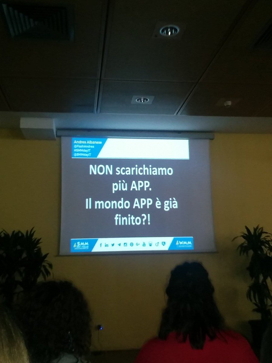CarlyTwitt's tweet photo. #DigitalMarketing tips by @FlashAndrea in media si utilizzano solo 5-6 app https://t.co/s705QcR9gz