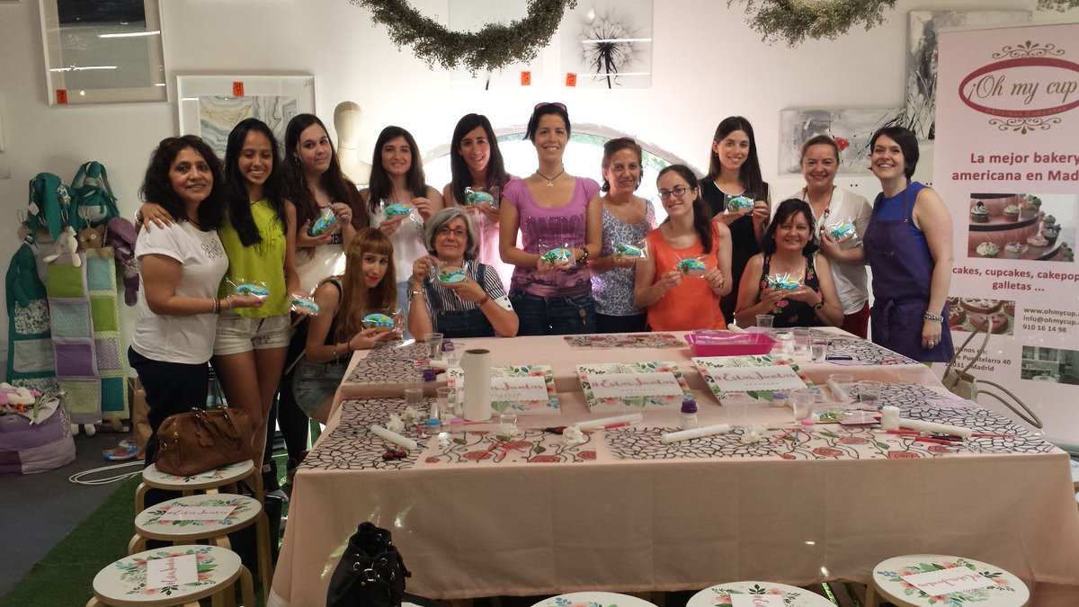Ohmycup_Madrid's tweet photo. Ayer tercer taller #Estarjuntas en @abcserrano en esta ocasión de #galletas, mañana jueves último, #cupcakes https://t.co/jRaQhN0Y8K