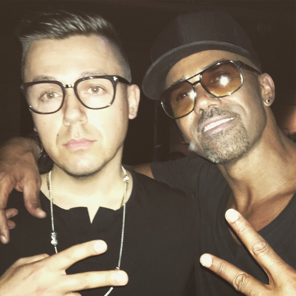 RomanPrice's tweet image. @shemarmoore the way you carry your fame around your fans is inspiring. You treat every stranger like family.