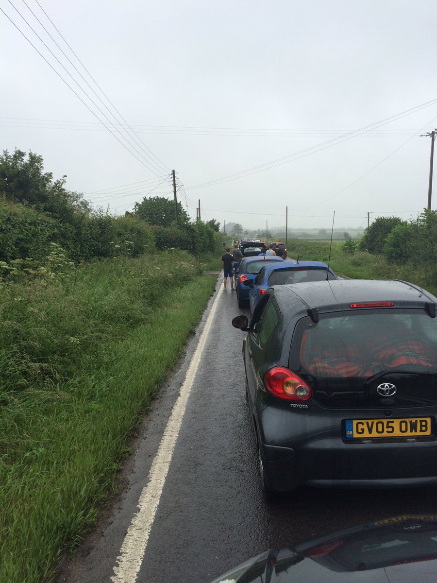 amandafelt's tweet photo. Everybody having pre parties out the back of their cars #glastonburytraffic https://t.co/aax8arEkzY