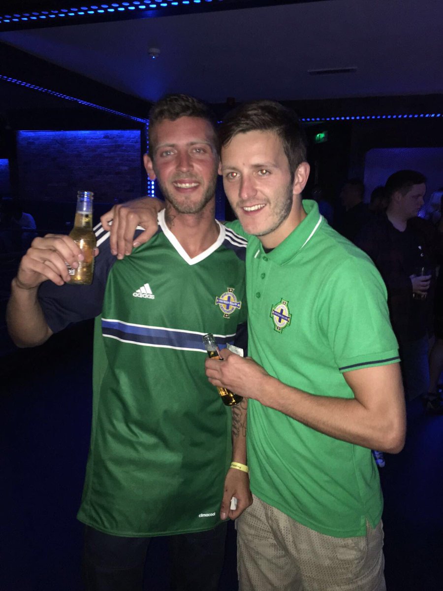 vickers1993's tweet photo. #GETABSURD with @Desperados_IE at @ThompsonsGarage with @MeaganGreenUK & I - you could even win #seasession tickets https://t.co/d7hG5Qtpm5