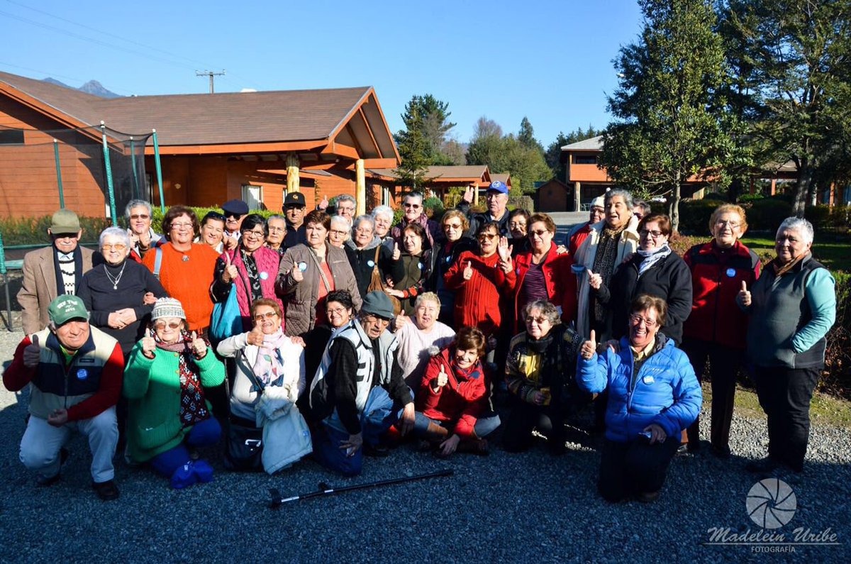 Con los mejores, con los adultos mayores en Pucon. <a href="/frank_sauerbaum/">Frank Sauerbaum</a> @prensacarinosa <a href="/CronicaChillan/">Crónica Chillán</a>