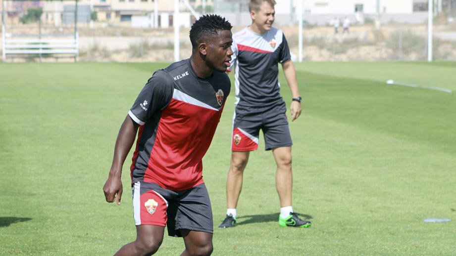 ADAlcobendas's tweet photo. NOTICIA. Samba, jugador del InterSoccer Madrid -filial-, ficha por el @elchecfoficial https://t.co/HgakGr5bZQ #adacf https://t.co/ak1X9r1MQ8