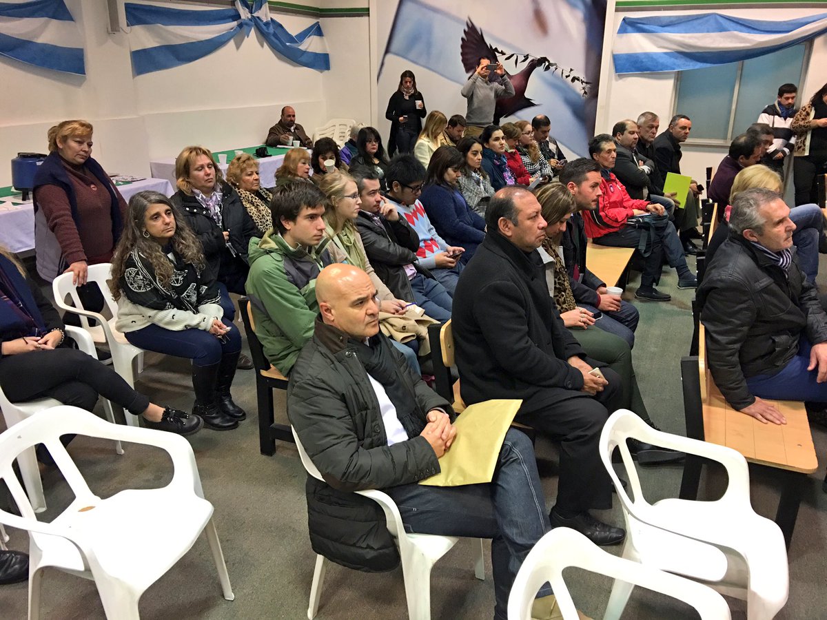 ConcejoCba's tweet photo. #ahora comienza la charla "hacia una provincia cardio protegida" en el del Concejo Deliberante https://t.co/WVJqUjMzQC