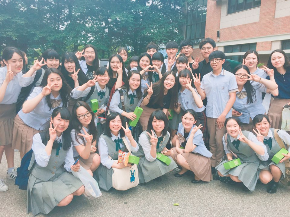 lovlyy_j's tweet photo. 일본교류 일본학생 넘나기여움ㅠ https://t.co/NhGyPKAEFJ