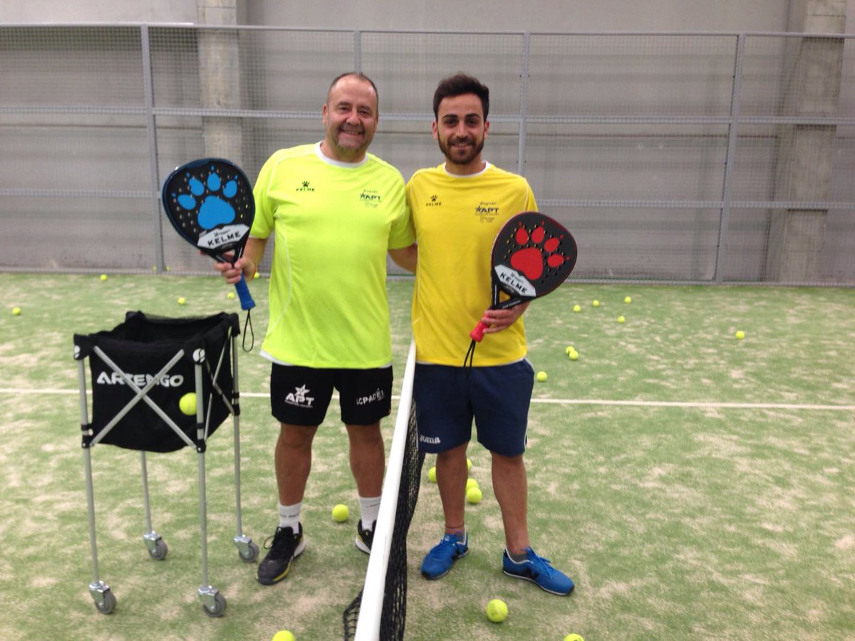 Probando las palas <a href="/KelmePadel/">Kelme Padel</a> 
En @totpadelcenter