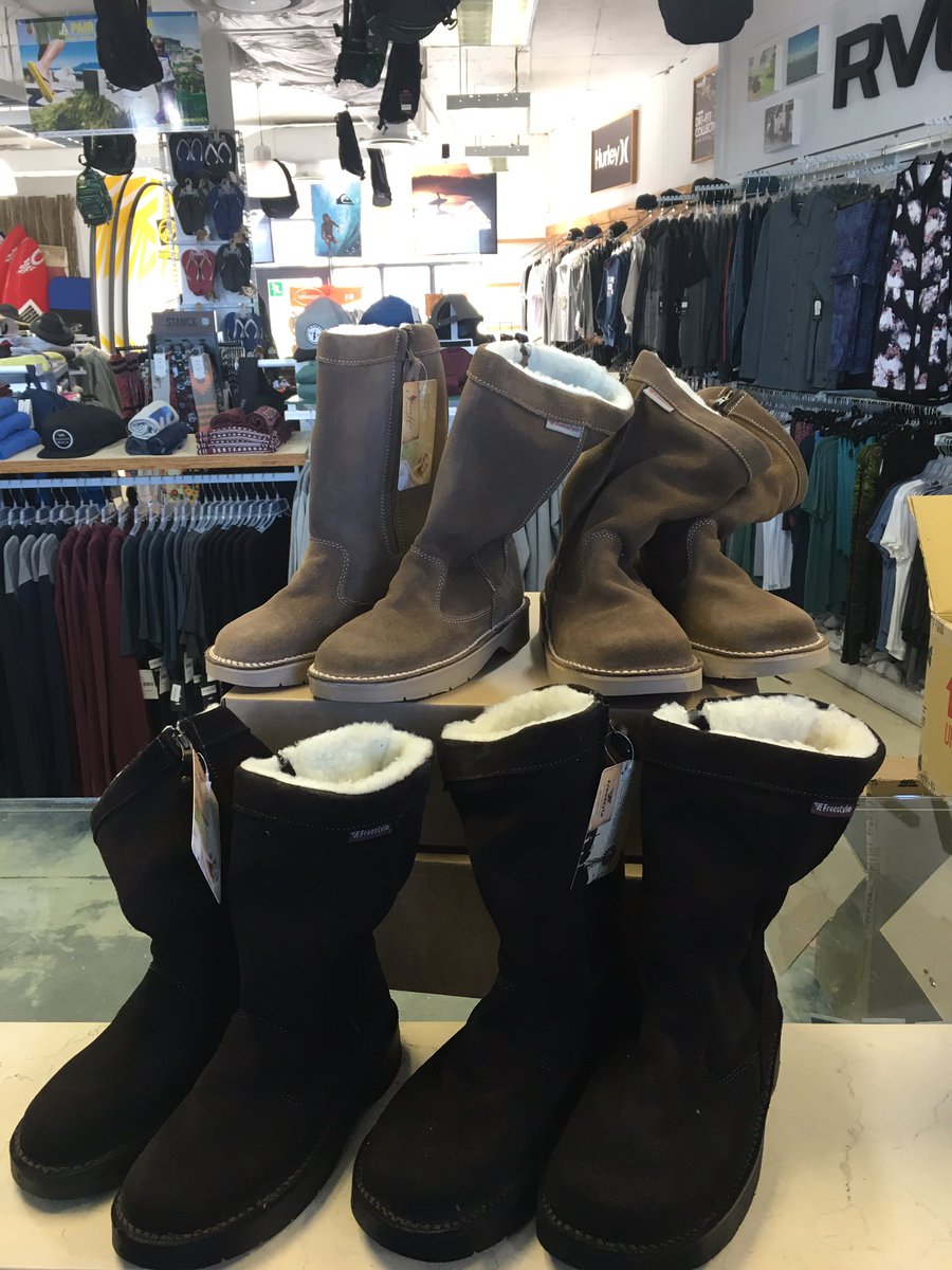 CabrinhaSA's tweet photo. New uggs just hit out floors. https://t.co/OVzLBgUEYy