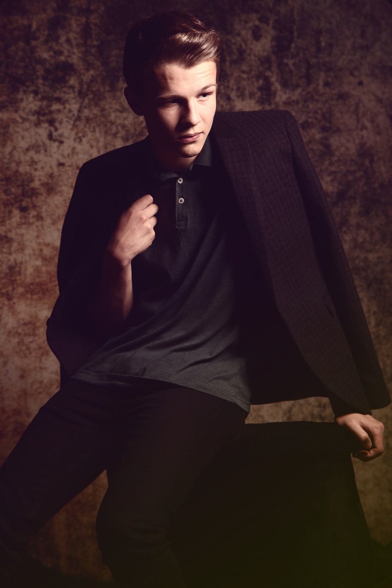 RyanJModel's tweet image. Thanks @KubeStudios_  for getting me started, another pic from the shoot but a different style, love it