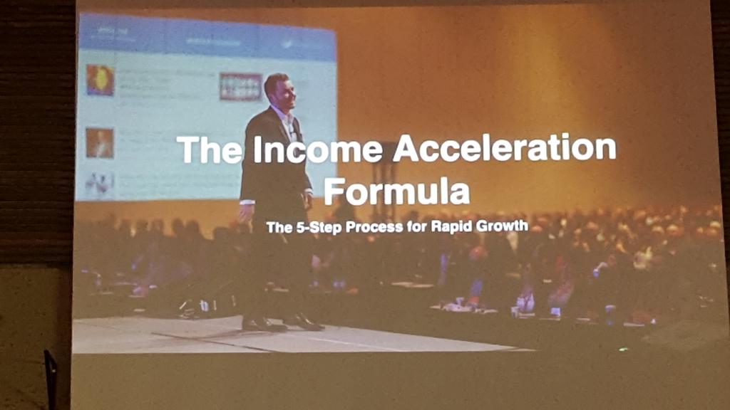 TheGeekyAgent's tweet image. Getting it started with @travisro at the #royalbotanicalgardens @REMAXoa @remax @RemaxEscarpment