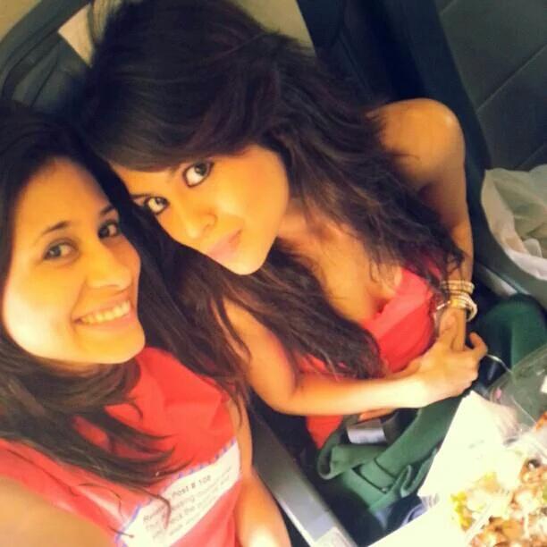 viviandsena_fan's tweet photo. I got a pic of my baby with Kishwer Merchant. #2013Pic #OldOne
Cr : @aathiradevanand (Thankyou)❤ https://t.co/KmCo1NK7vD