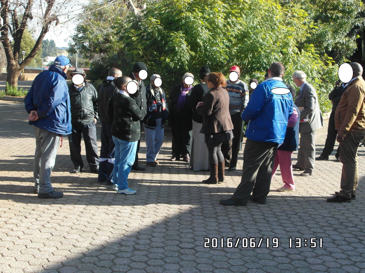 sihlangene_'s tweet photo. #jmpd and #sihlangene security saved the day, although the meeting was held outside the hall it was very brief https://t.co/DhiKMoXOWQ