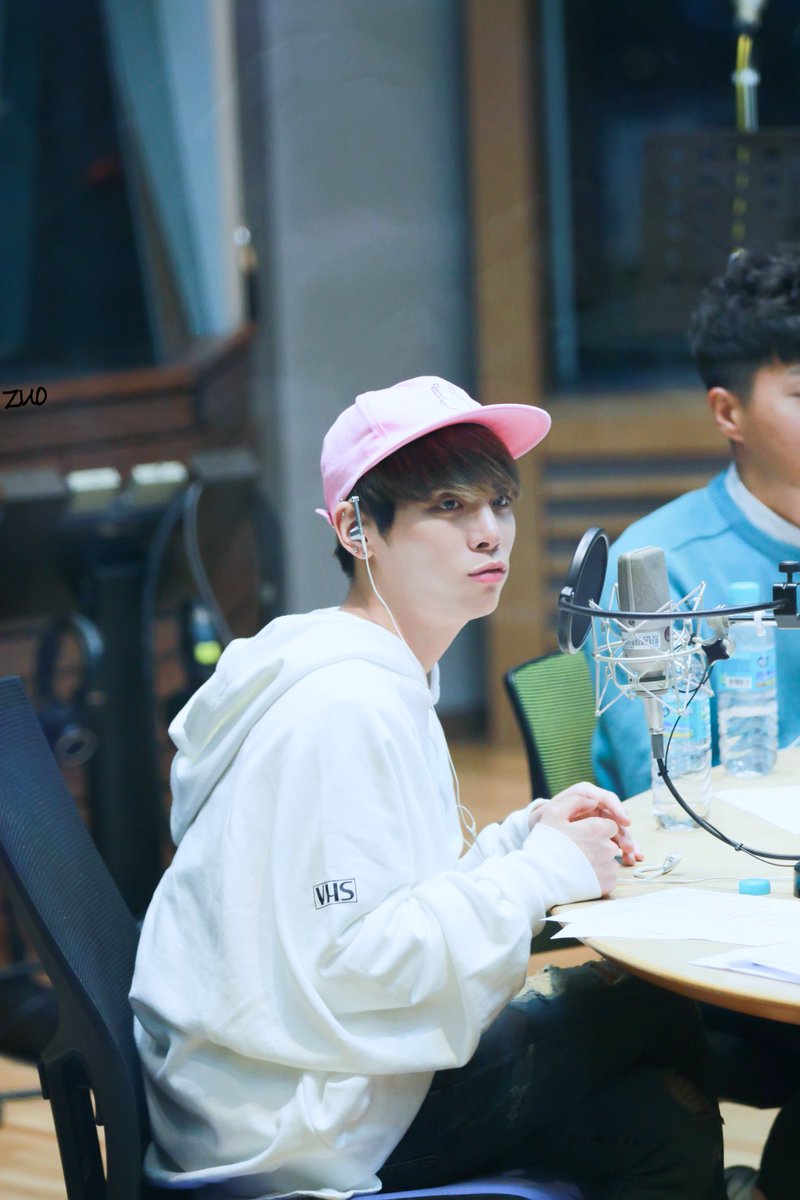 1210Heena's tweet photo. 160415 푸른밤 #종현 #Jonghyun 종현이 귀엽다ㅠㅠㅠㅜ 세젤귀❤️❤️❤️ https://t.co/2h3Cczidn0