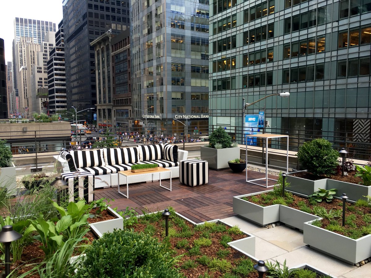 PaulMilunec's tweet photo. Wonderful event by @thedurstorg to showcase 1133 AoA's space availabilities |   https://t.co/wnG1pC2KkO | #CRE #NYC https://t.co/34SjoKDird