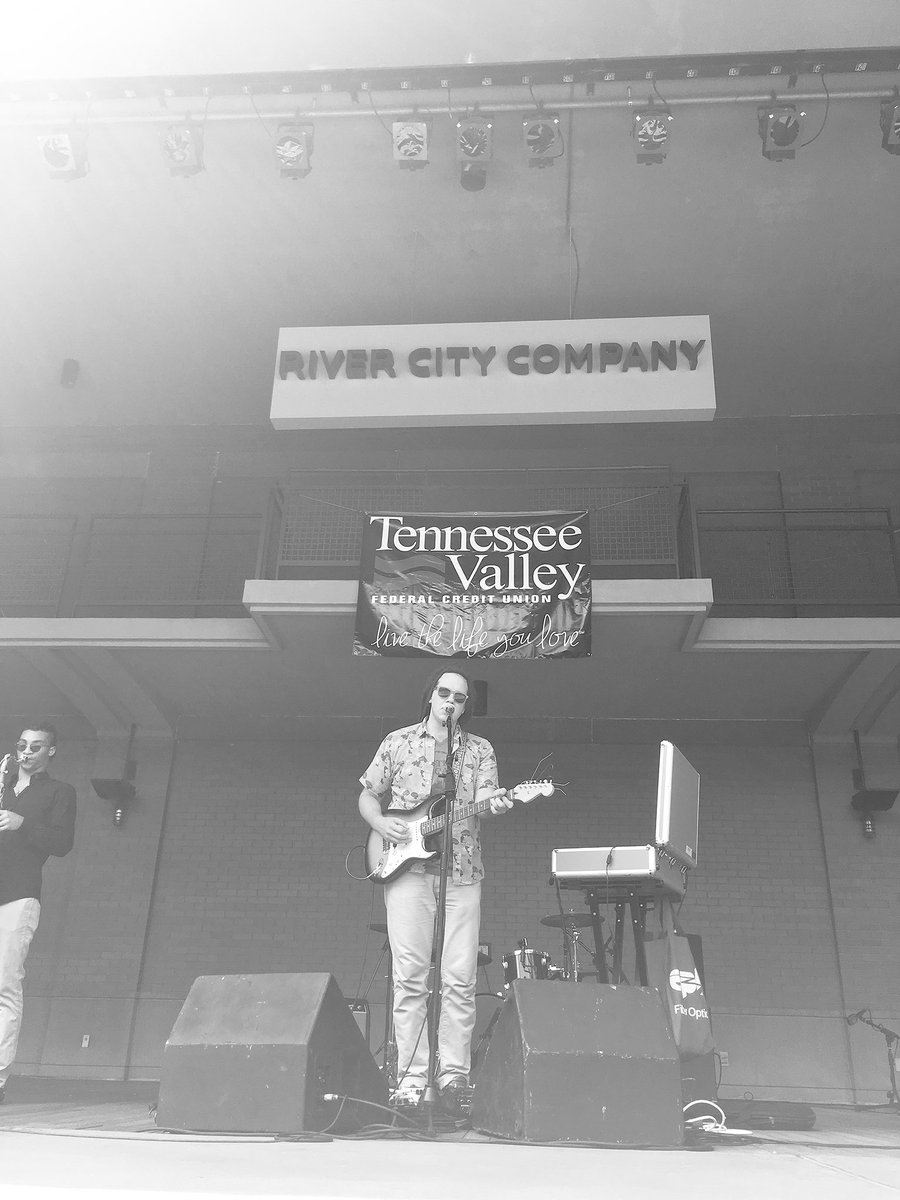 undaground tweet media