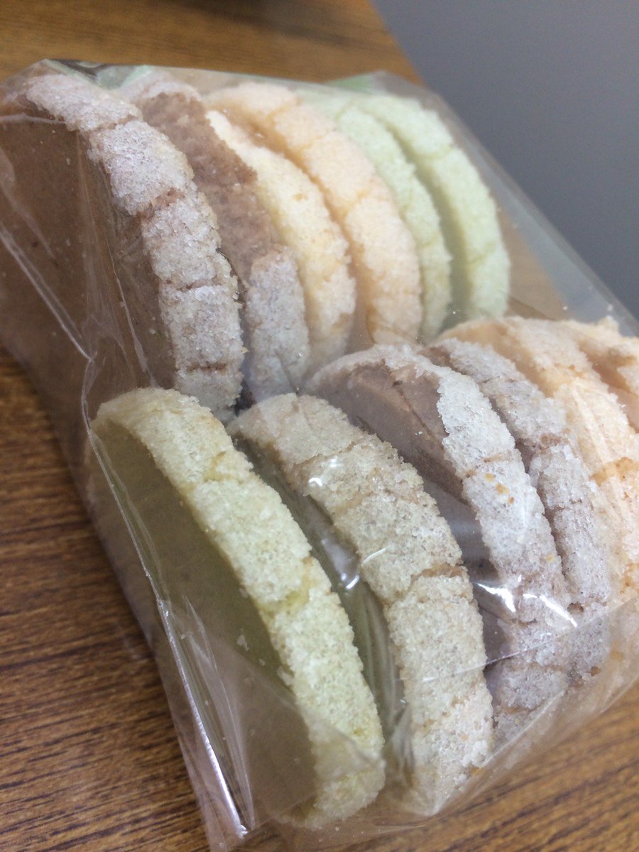aaa_sweeets's tweet photo. 友達の誕生日で最近作ったもの
エッグタルトとクッキー🍪
どっちもおいしいって言ってくれた😆😆😆

やっぱおいしいって言ってくれたら嬉しいなあ…笑 https://t.co/Sf79rGDfqJ