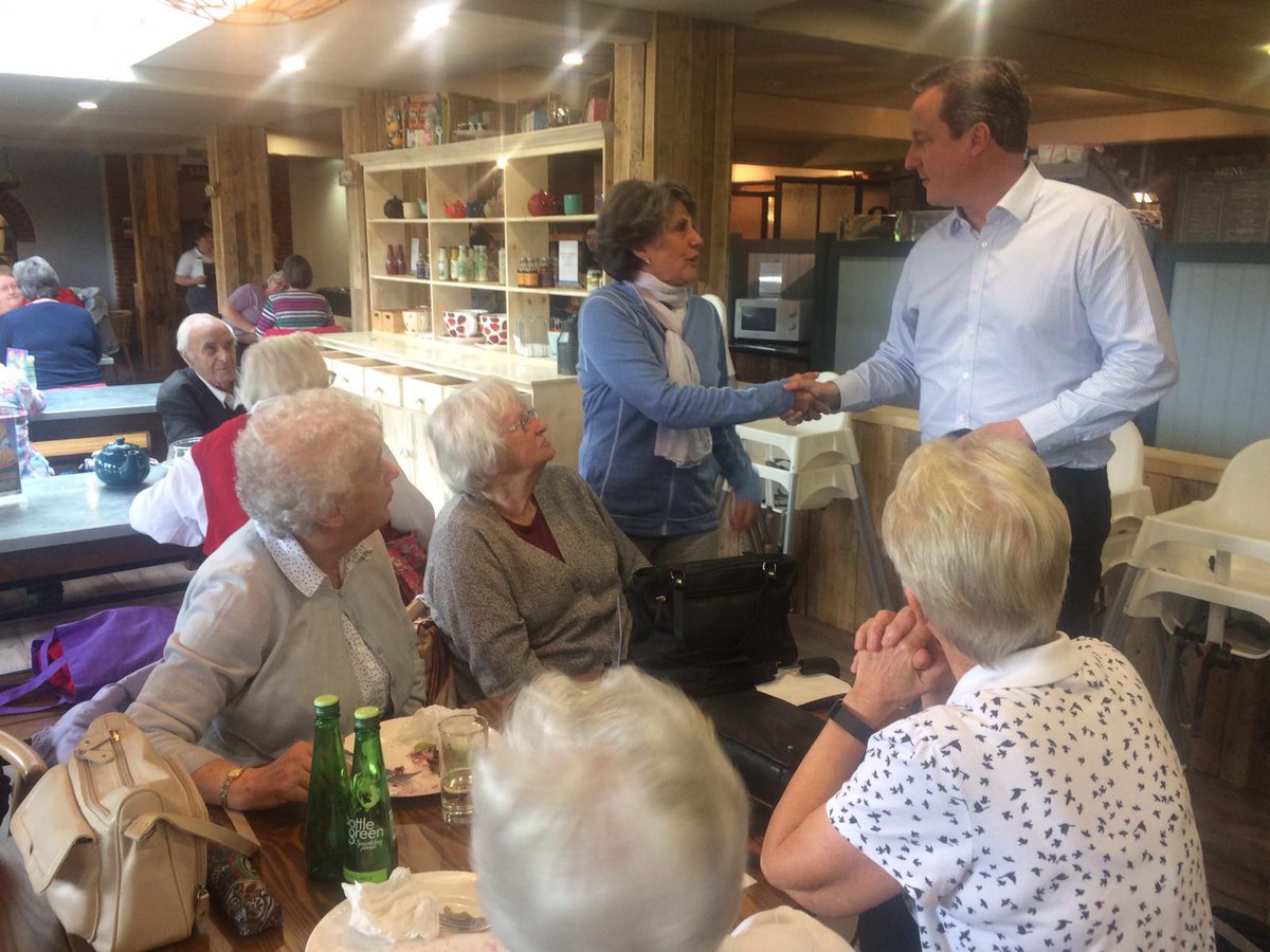 David_Cameron's tweet photo. Chatting with customers at Millets Farm Garden Centre about why Britain is stronger, safer and better off in Europe. https://t.co/3JGidL7Y7T
