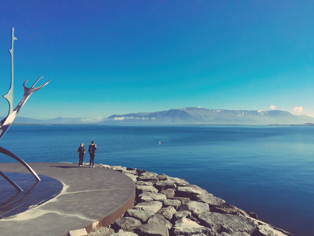 What a beautiful day... To beat Austria 🇮🇸💪🏽🇮🇸 #emisland #EURO2016