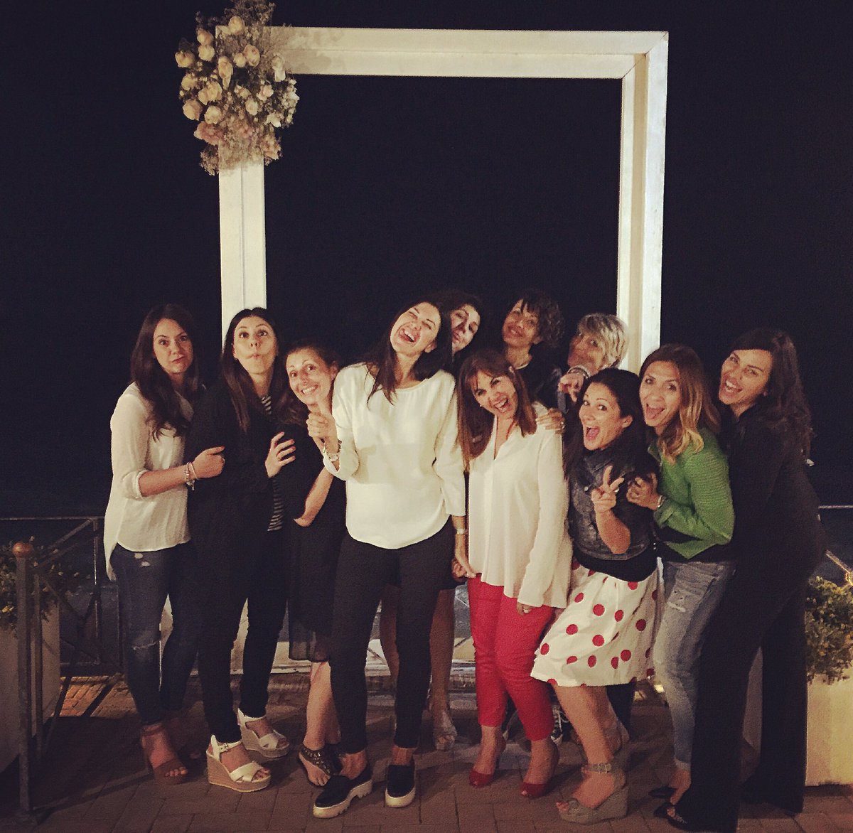 Silvia_Bragazzi's tweet photo. #faccebuffe #grimaces 😝 grazie @AlessiaBragazzi ❤️ #edjf #aboutlastnight #sohappy #friends  #sister 🔝👰🏻🚧😁✌🏼️❤️ https://t.co/TwhPrwTqZk